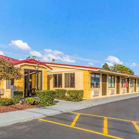Econo Lodge Norwalk Exteriér fotografie