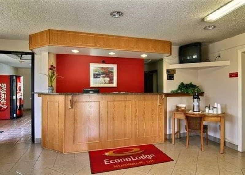 Econo Lodge Norwalk Exteriér fotografie