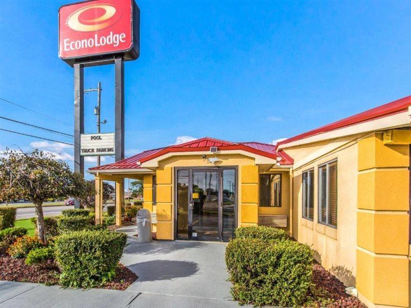 Econo Lodge Norwalk Exteriér fotografie
