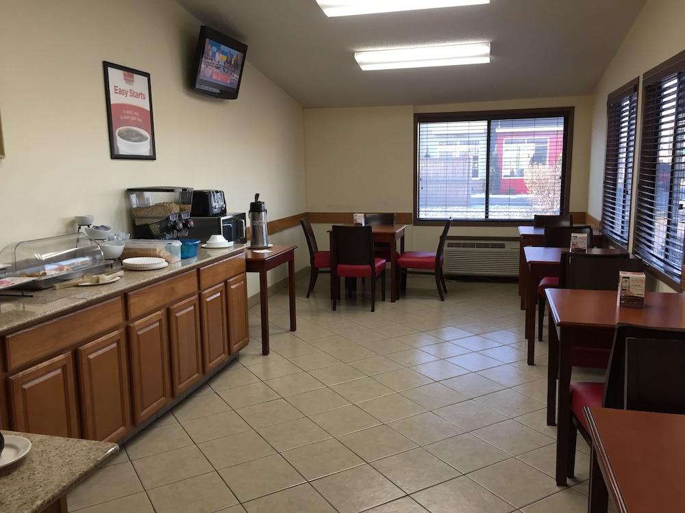 Econo Lodge Norwalk Exteriér fotografie
