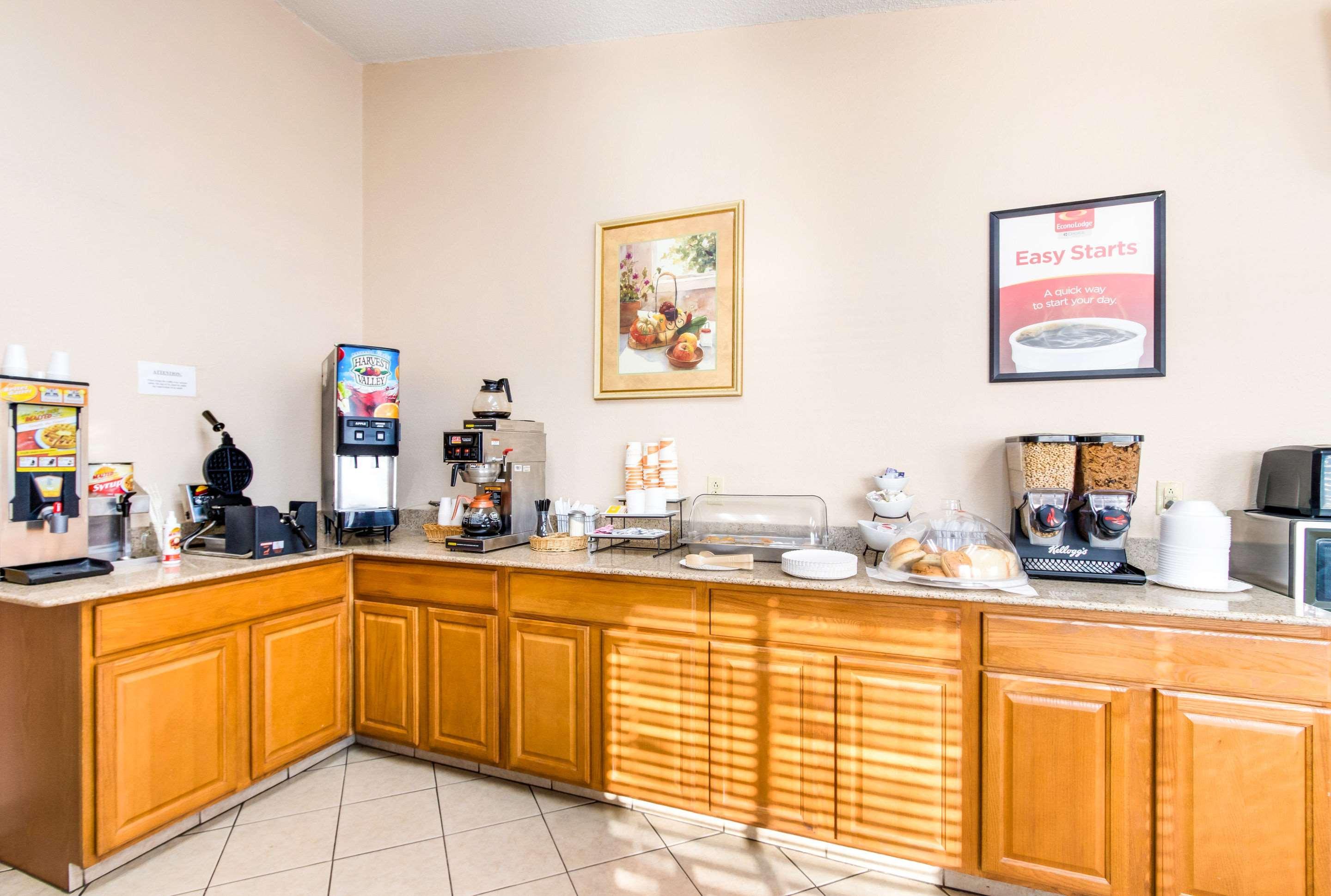 Econo Lodge Norwalk Exteriér fotografie