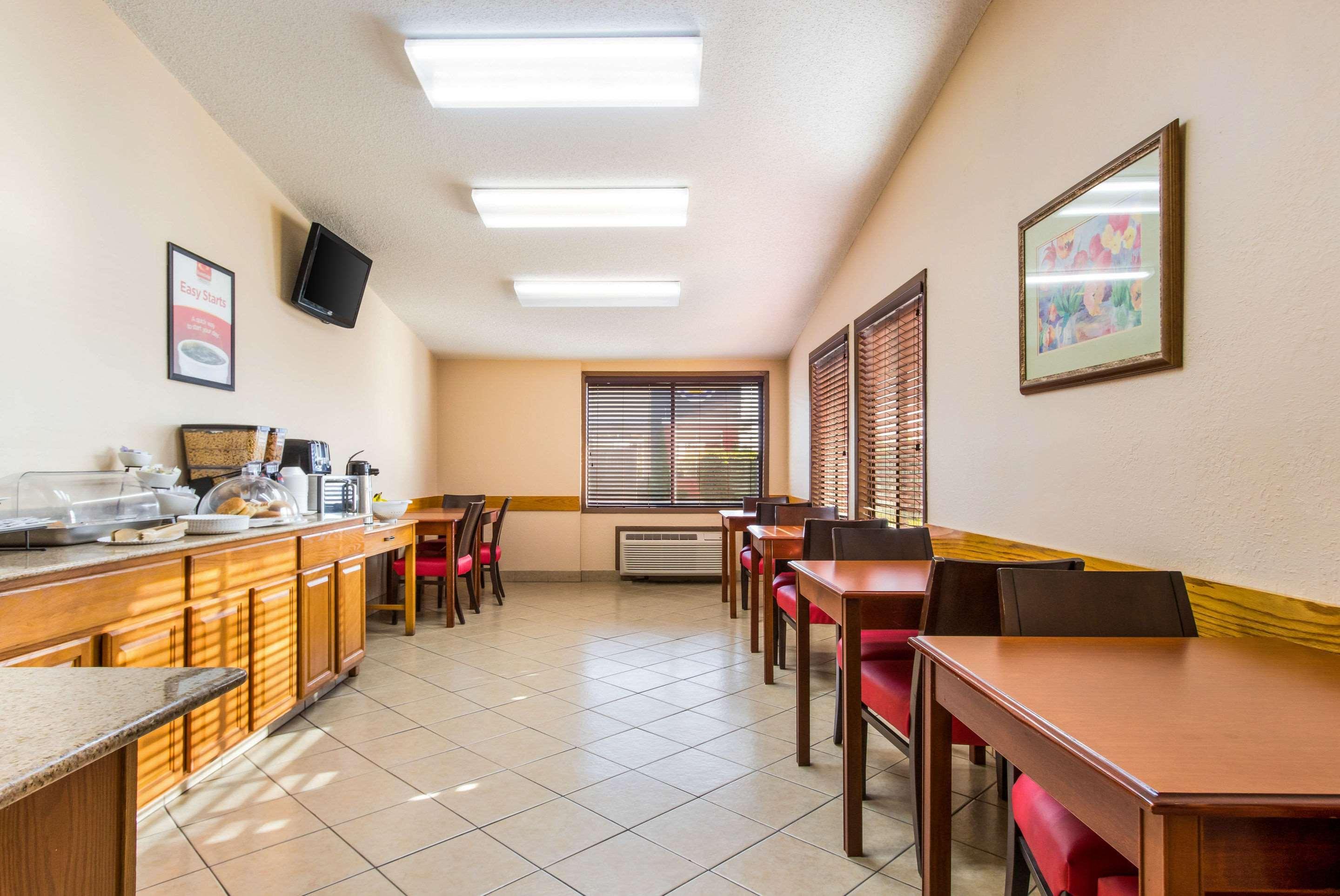 Econo Lodge Norwalk Exteriér fotografie