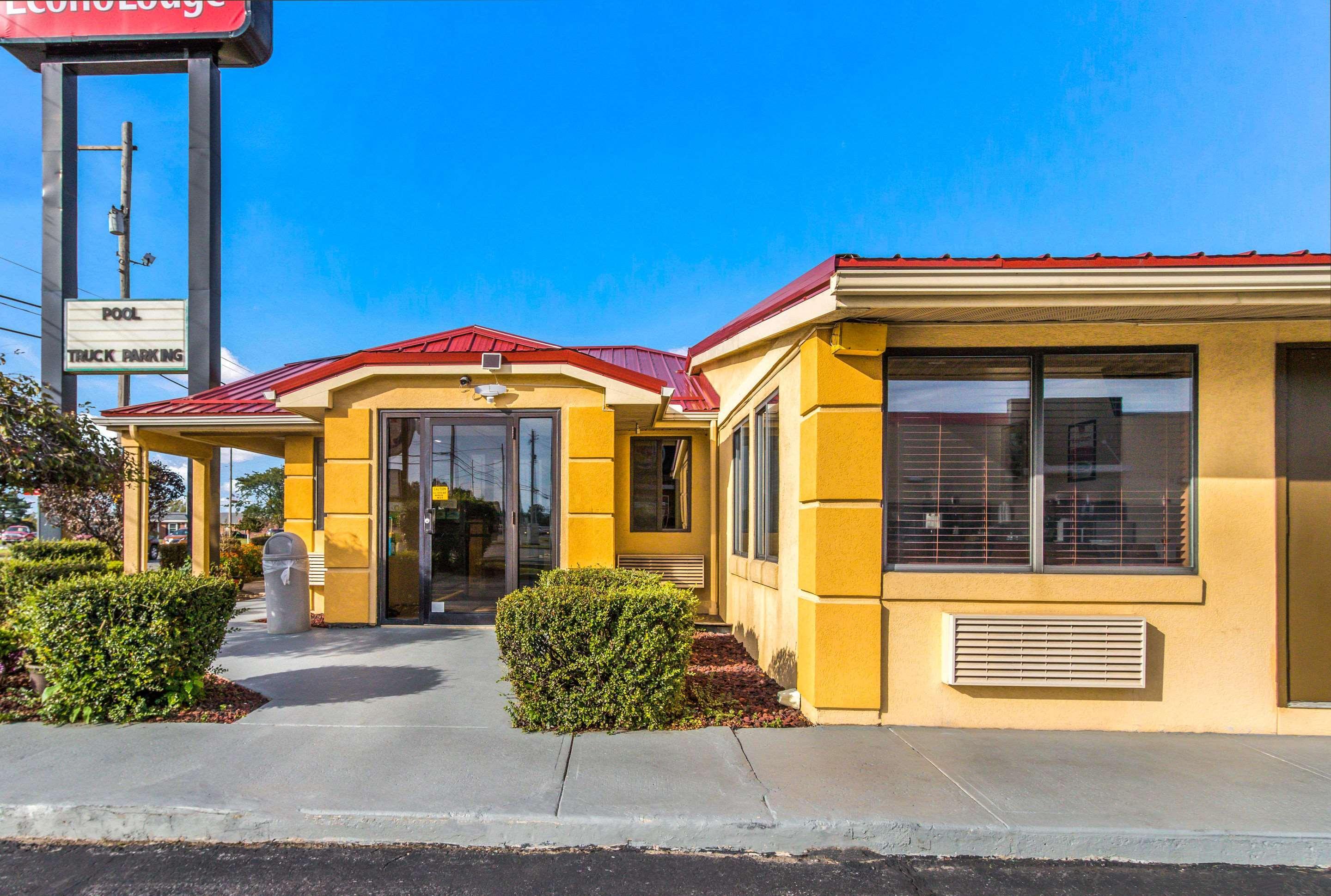 Econo Lodge Norwalk Exteriér fotografie
