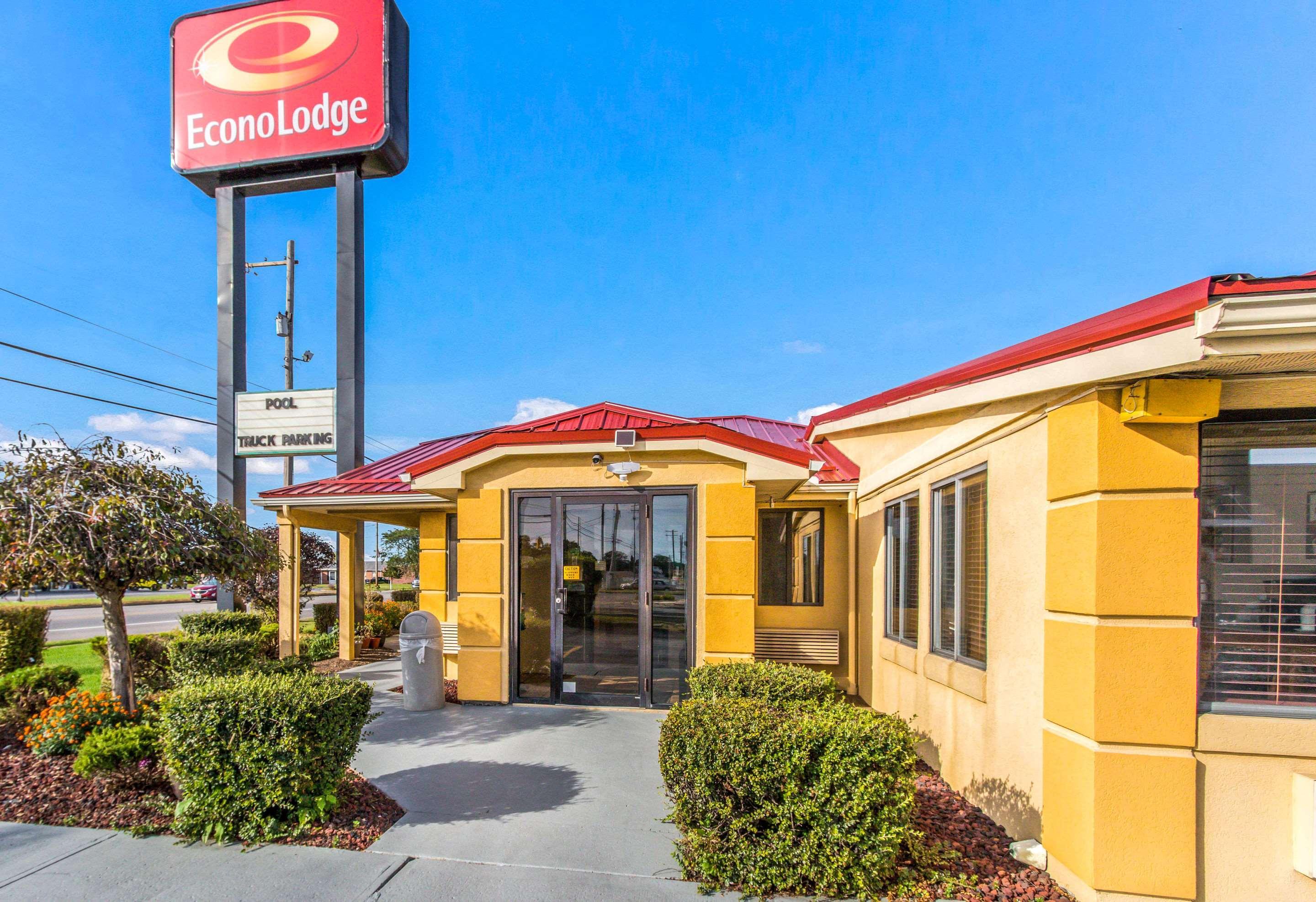 Econo Lodge Norwalk Exteriér fotografie