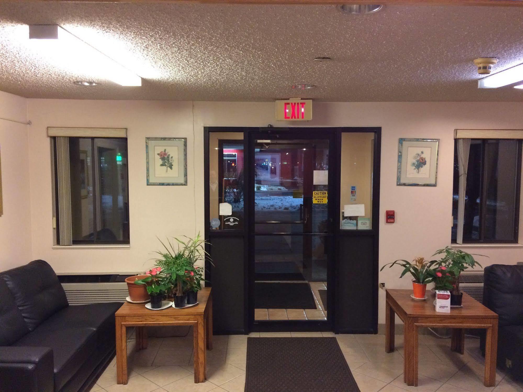 Econo Lodge Norwalk Exteriér fotografie