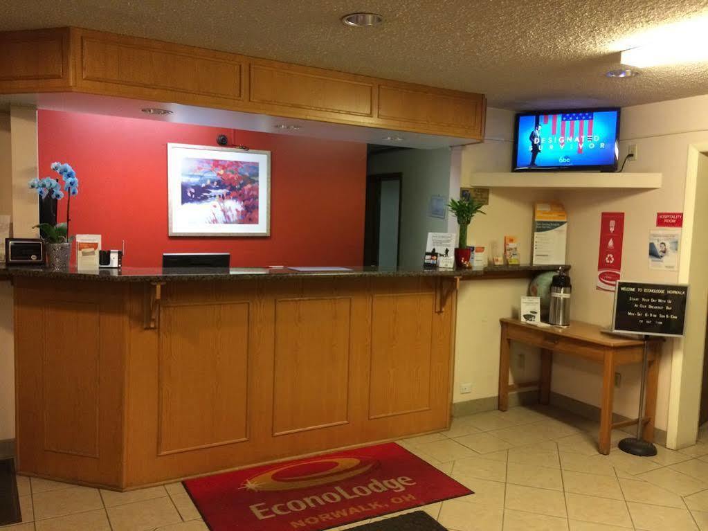 Econo Lodge Norwalk Exteriér fotografie