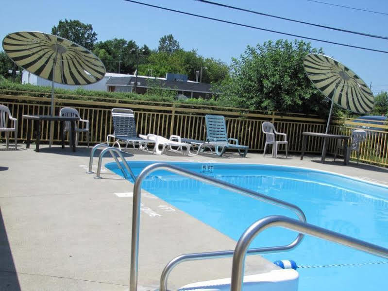 Econo Lodge Norwalk Exteriér fotografie